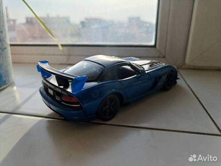 Модели автомобилей в масштабе 1:24
