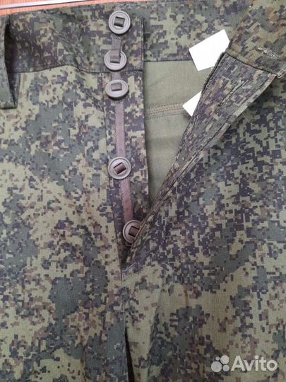 Бриджи армейские комуфлированные. Новые. Размер 46