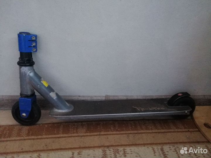 Трюковой самокат