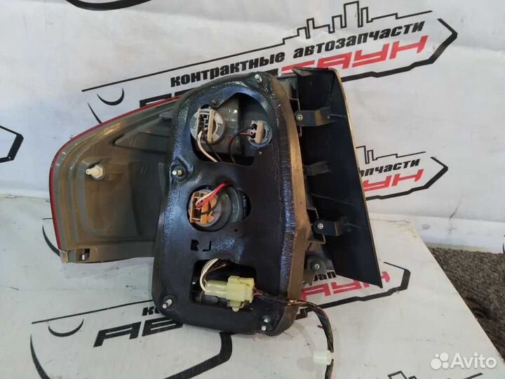 Фонарь subaru legacy BL5 BL9 BLE 22020960 2 модель