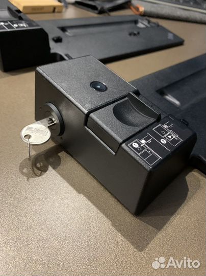 Lenovo ThikPad Ultra Docking Station 40AJ