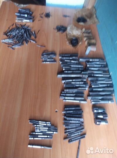 Сверла плашки фрезы метчики