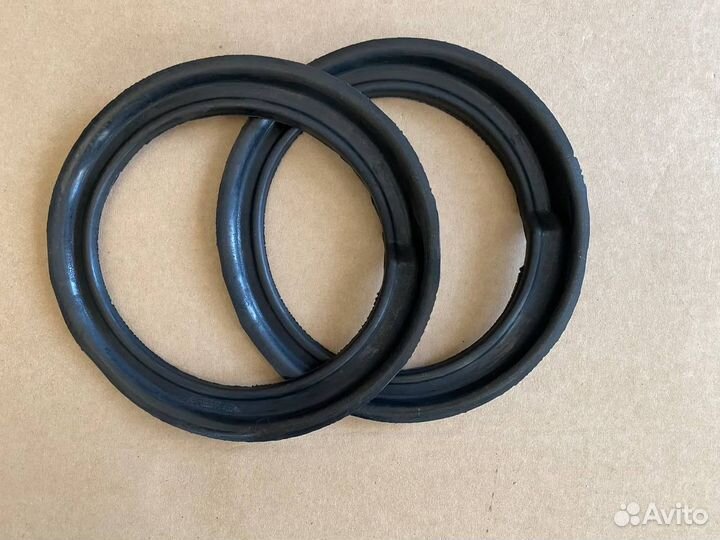 Изоляторы для стоек R Camry ACV30/ACV31