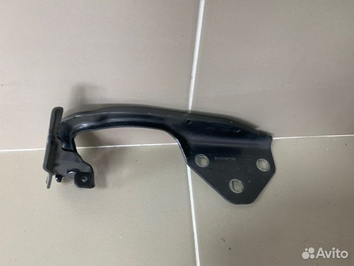 Петля капота правая Renault Duster 2 (Hjd) 2 1.3