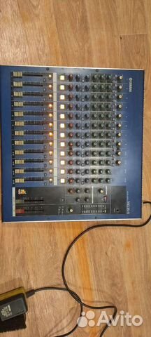 Диджейский пульт