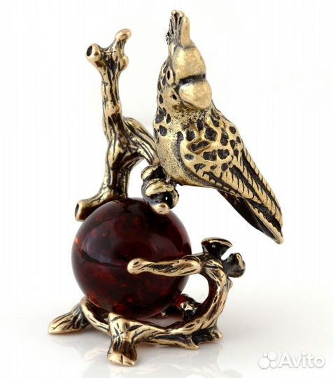 Миниатюрная статуэтка Попугай латунь янтарь 40 мм