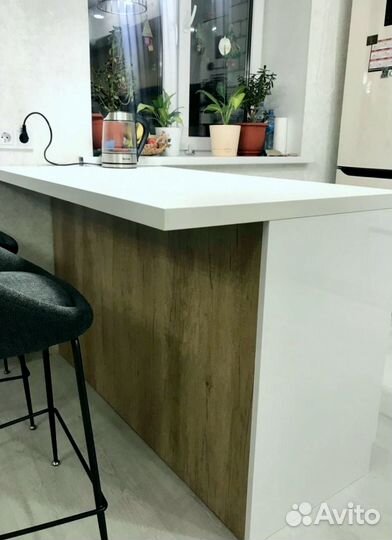 Прямой кухонный гарнитур современный