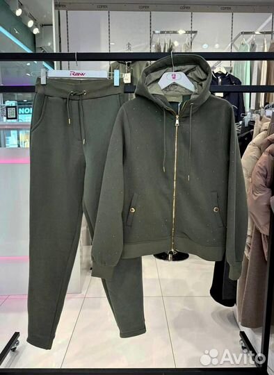 Костюм новый в стразах Турция