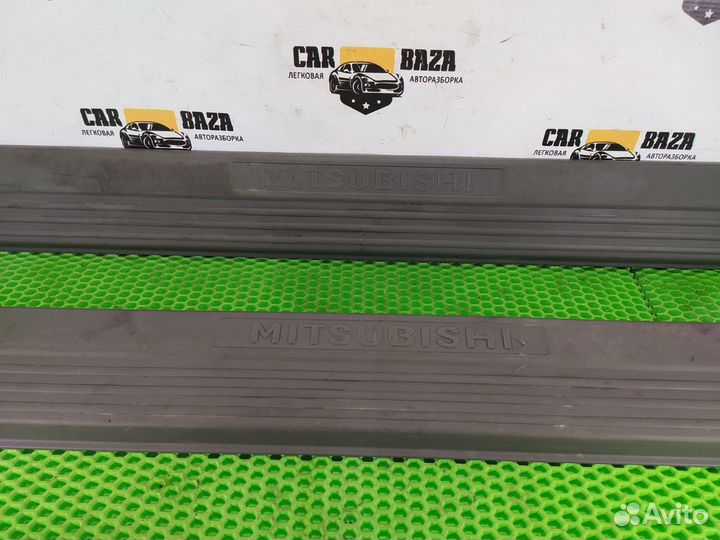 Внутренние накладки порогов (комплект)