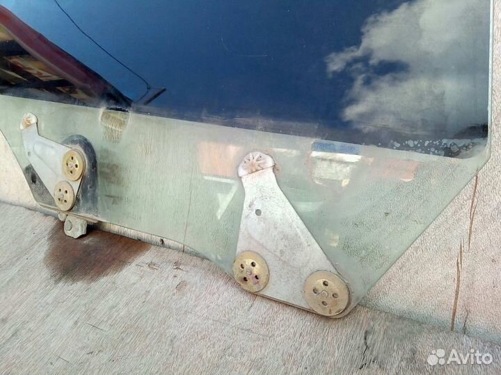 Subaru Impreza GD - Стекло заднее правое Б/У