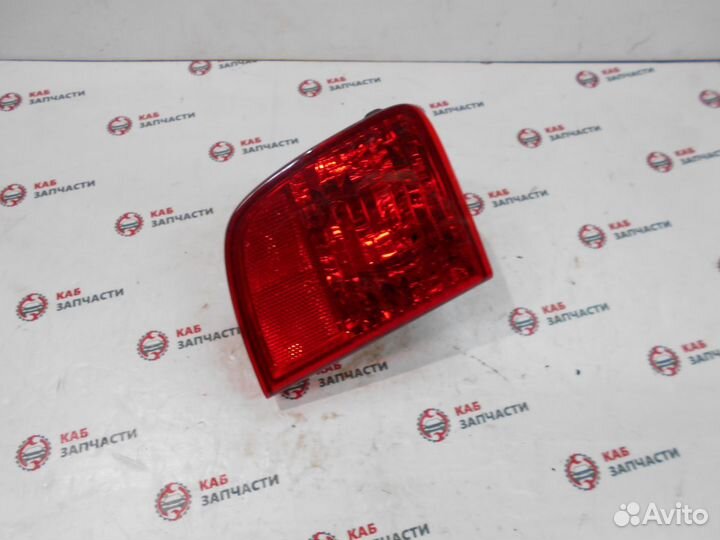 Фонарь задний в бампер Toyota Land Crtuiser 200