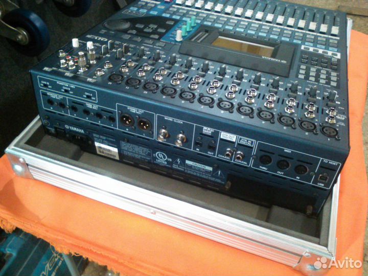 Продам кейс под микшер yamaha 01V96