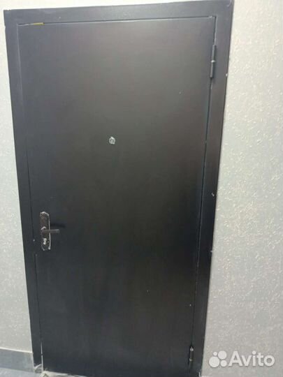 Дверь входная металлическая бу