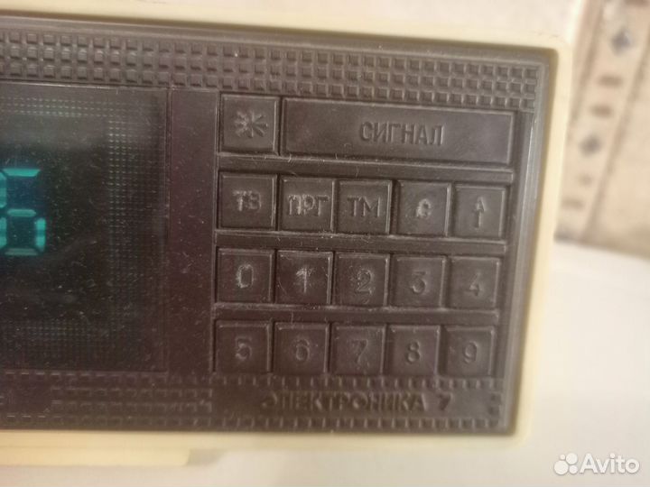 Часы электронные настольные СССР