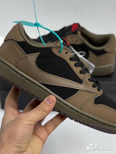 Nike air jordan 1 travis scott