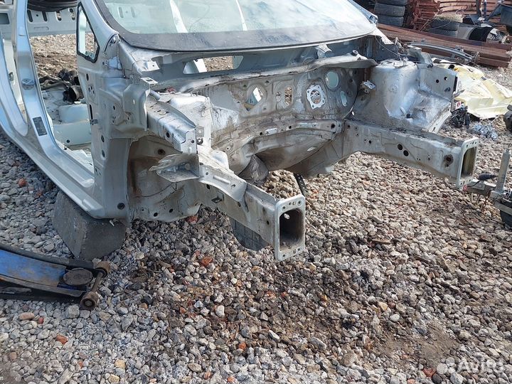 Четверть Лонжерон Ford Fiesta mk6 2016