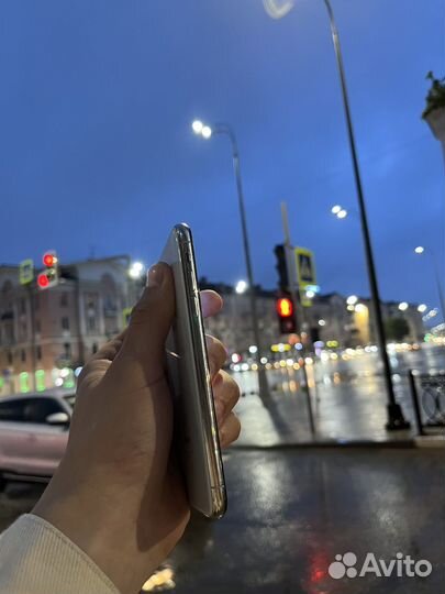 iPhone X, 64 ГБ