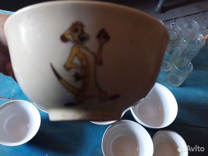 Тарелки и чашка