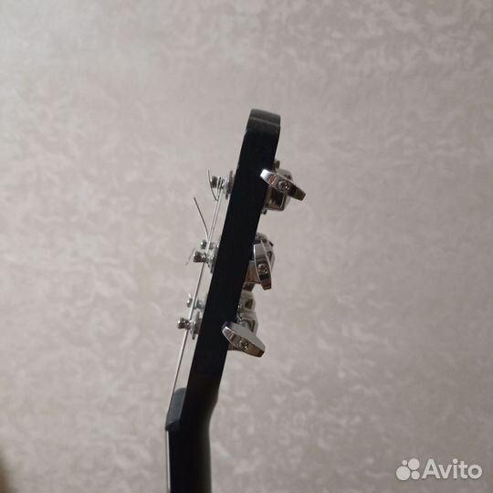 Акустическая гитара