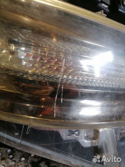 Фара правая Toyota Alphard