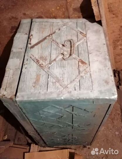 Сундук старинный деревянный