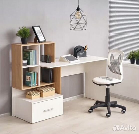 Детский письменный стол