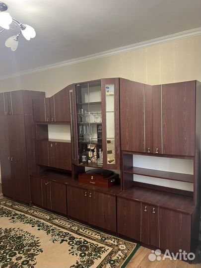 Стенка в гостинну