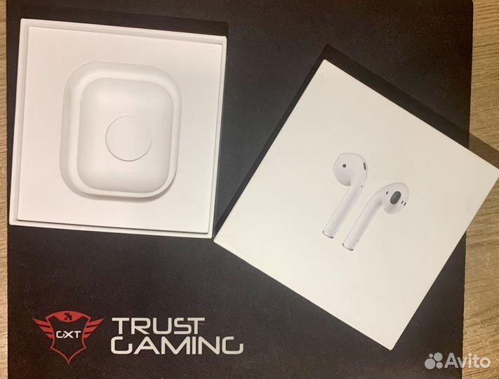 Коробка от AirPods