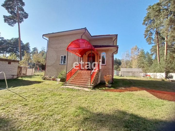 Дом 254 м² на участке 15 сот.