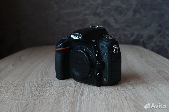 Nikon D750 Kit 24-85mm