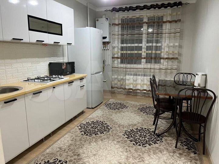 2-к. квартира, 77,5 м², 3/10 эт.