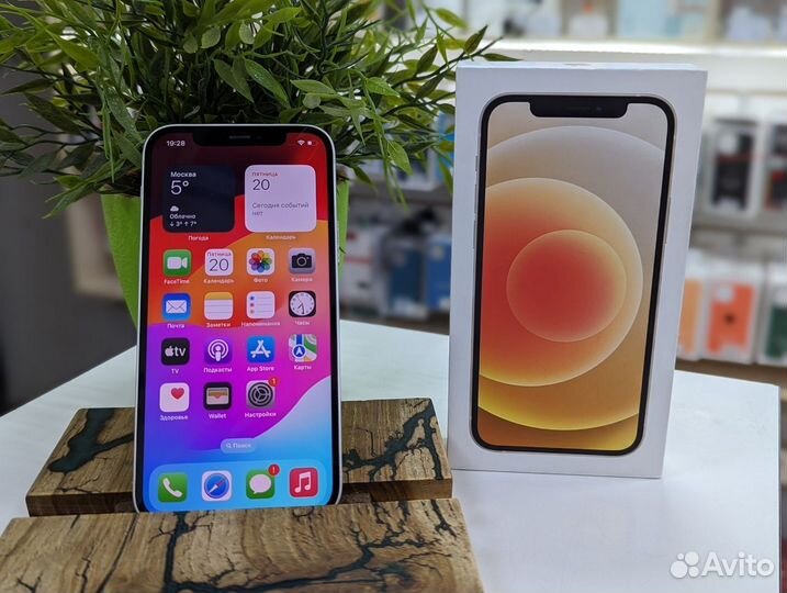 iPhone 12, 64 ГБ