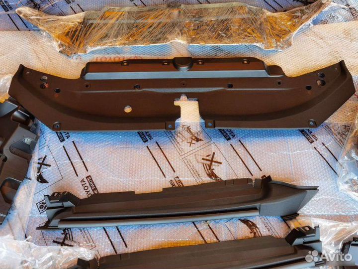 Дефлекторы радиатора Toyota Land Cruiser Prado 150