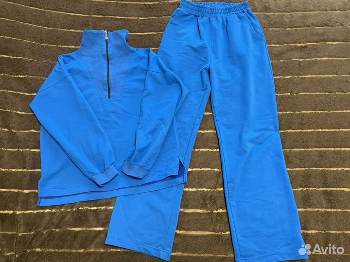 Костюм женский спортивный