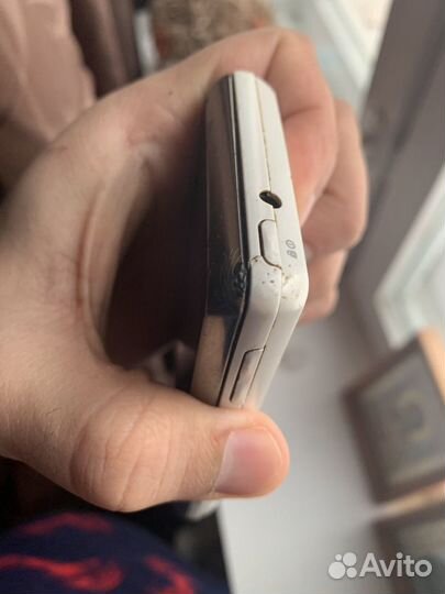 Motorola Droid, 512 МБ