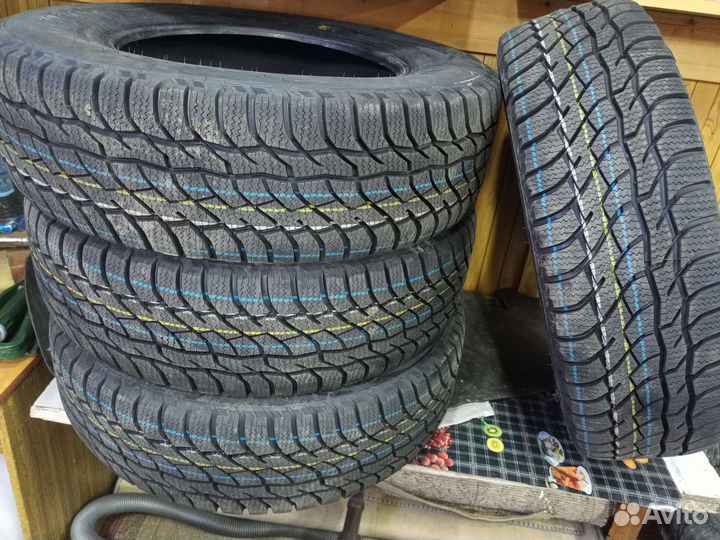 Viatti Bosco S/T V-526 215/70 R16