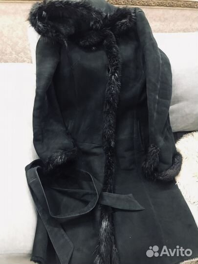Дублёнка женская чёрного цвета