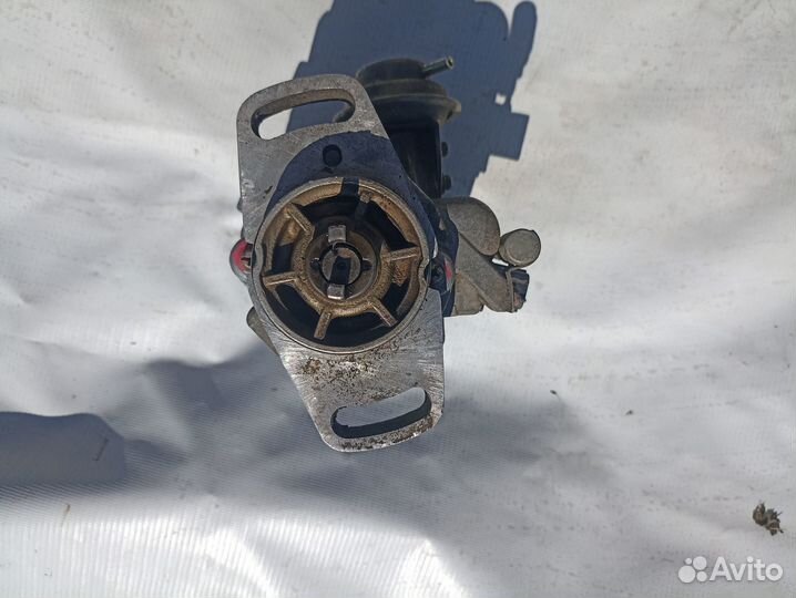 Трамблёр Nissan avenir 1992