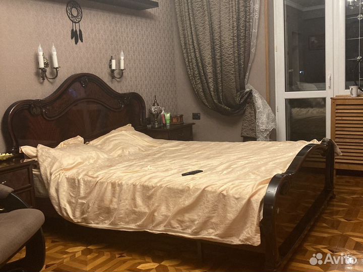Спальный гарнитур