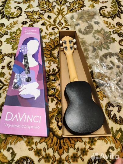 Укулеле DaVinci красный новое