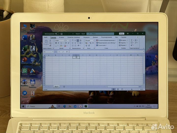 Macbook c windows 10 (2gb, 120SSD, батарея 82%)