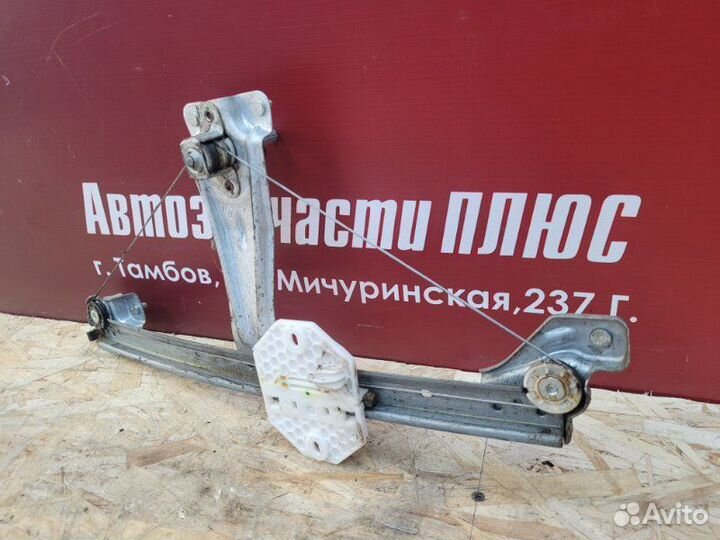 Стеклоподъемник задний правый Renault Sandero