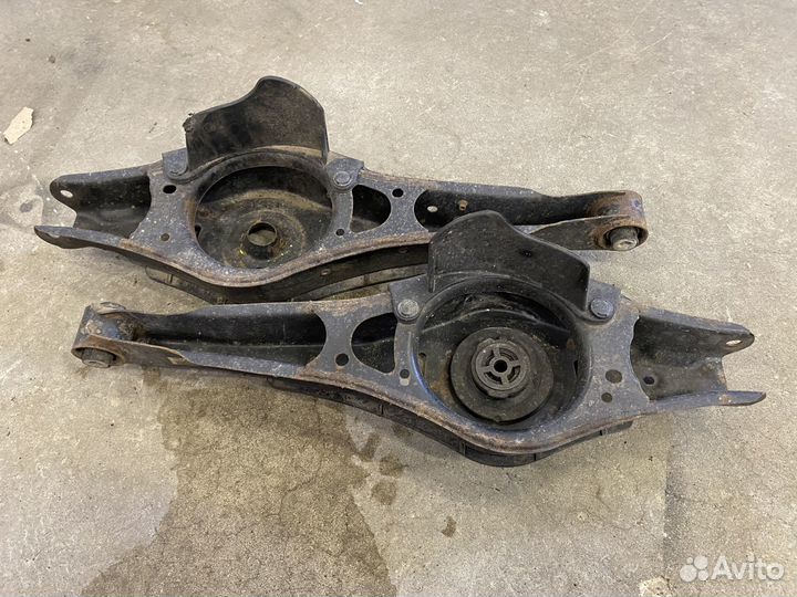 Задние подпружинные рычаги Passat B6