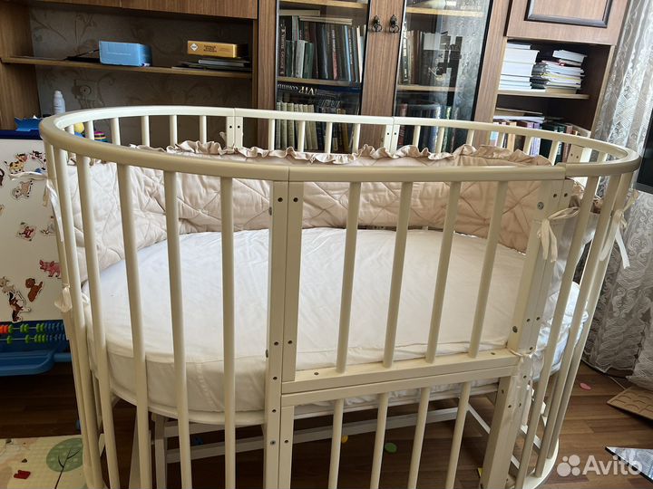 Детская кроватка с маятником трансформер