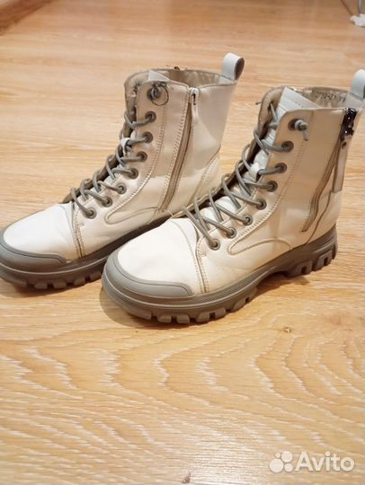 Куртка демисезонная для девочки 140 на флисе