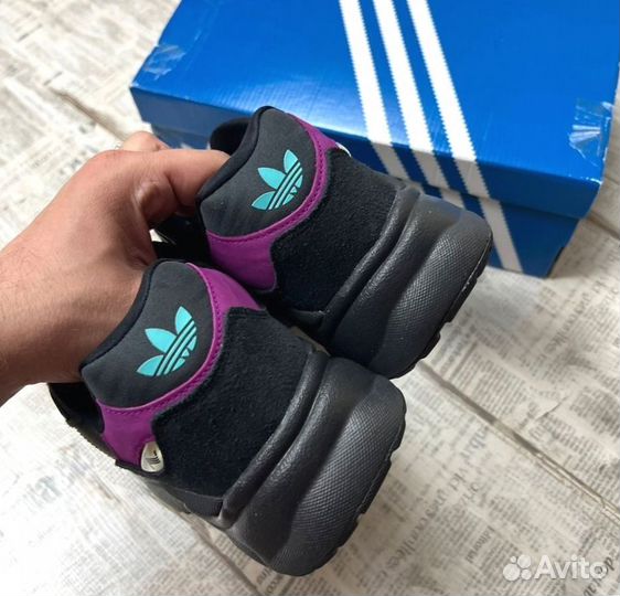 Кроссовки Adidas Retropy F90