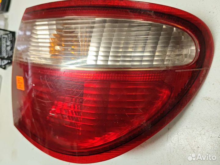 Задний правый фонарь Nissan Almera n16
