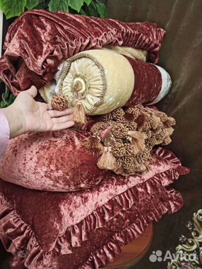 Покрывало и 5 подушек итальянский мраморный бархат