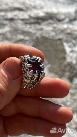 Перстень с фианитом цвета гранат 19 гр