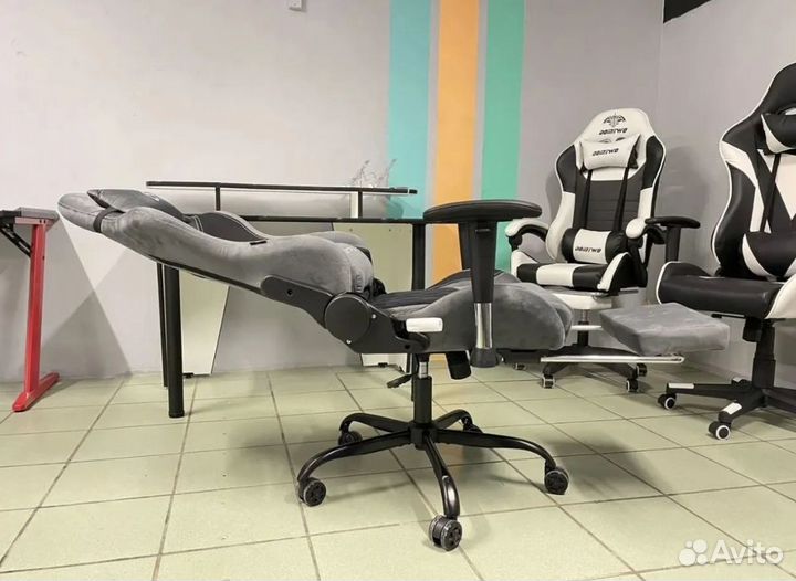 Игровое геймерское кресло компьютерное